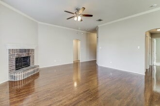 903 Grouse Rd in Glenn Heights, TX - Foto de edificio - Building Photo