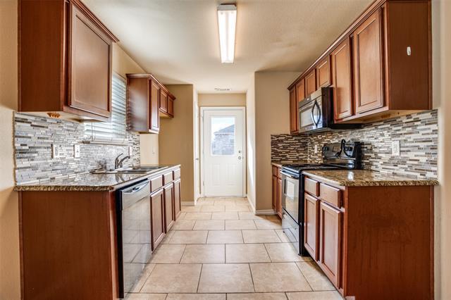 811 E College St in Princeton, TX - Building Photo - Building Photo