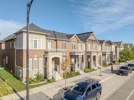 154 Remembrance Rd in Brampton, ON - Building Photo
