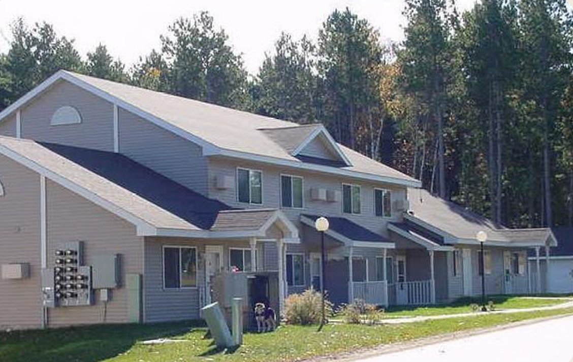 Cass Lake Square Townhouses in Cass Lake, MN - Building Photo