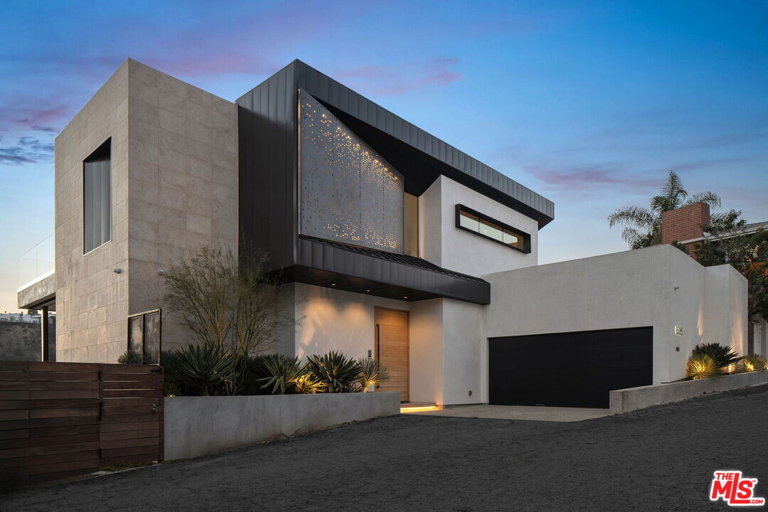 1505 Viewsite Terrace in Los Angeles, CA - Building Photo