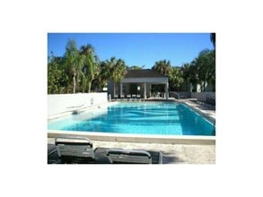13255 SW 88th Ln, Unit 107 in Miami, FL - Foto de edificio - Building Photo