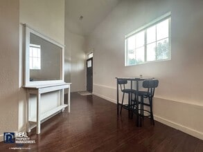 2817 9th St SW in Puyallup, WA - Foto de edificio - Building Photo