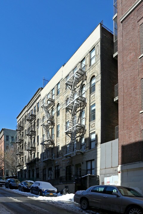 61-63 W 108th St in New York, NY - Foto de edificio