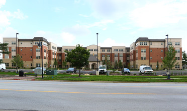 Woodridge Horizon in Woodridge, IL - Building Photo - Building Photo