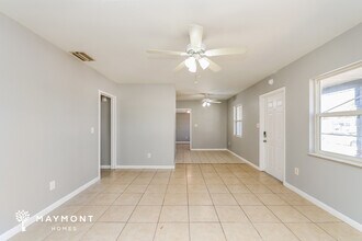 5608 32nd Ave N in St. Petersburg, FL - Foto de edificio - Building Photo