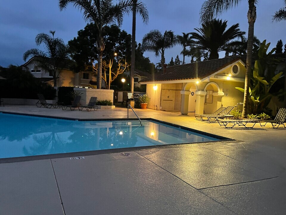 7110 Caminito Zabala in San Diego, CA - Building Photo