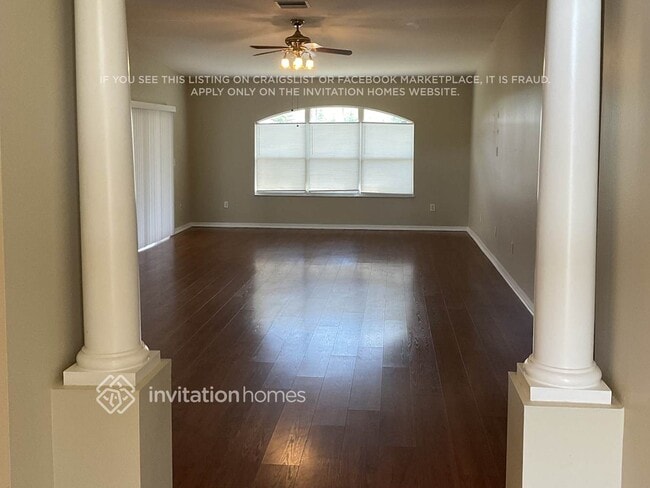 17127 Falconridge Rd in Lithia, FL - Foto de edificio - Building Photo