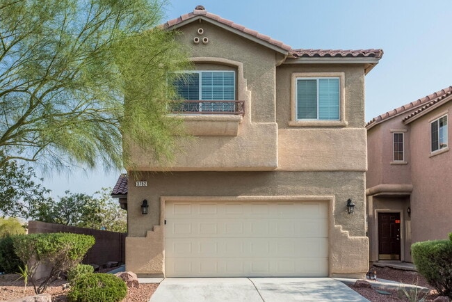 property at 3752 Hollycroft Dr