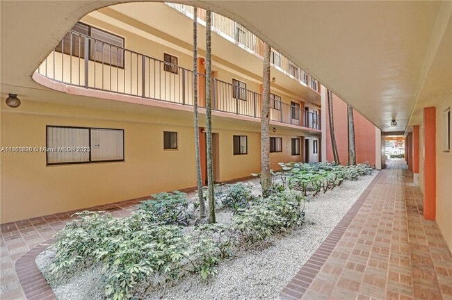 8540 SW 133rd Avenue Rd in Miami, FL - Building Photo - Building Photo