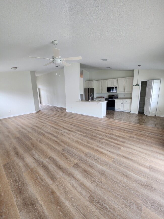 6127 Jasmine Vine Dr in Port Orange, FL - Building Photo - Building Photo