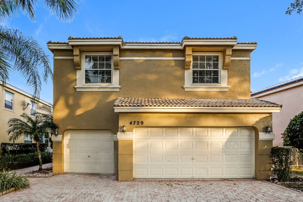 4729 NW 115th Ave in Tamarac, FL - Building Photo