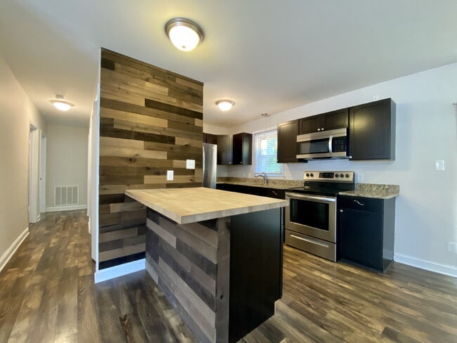 property at 1108 Ridgewood Dr