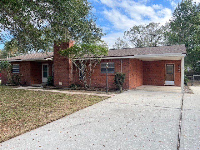 1821 Oak St in DeLand, FL - Building Photo