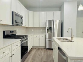 1889 S Poplar Ct in Denver, CO - Building Photo