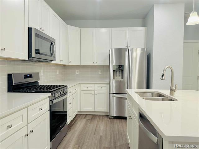 1889 S Poplar Ct in Denver, CO - Building Photo