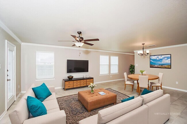 7944 Broussard in San Antonio, TX - Building Photo - Building Photo