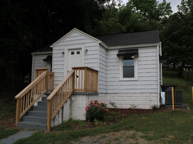 2110 Hawthorne St in Kingsport, TN - Building Photo - Building Photo