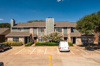 Windsor Place Townhomes in Plano, TX - Foto de edificio - Building Photo