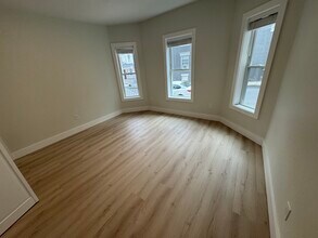 47 Brackett St, Unit 1 in Boston, MA - Building Photo - Building Photo