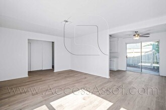 41012 Beachwood Ave in Hemet, CA - Building Photo - Building Photo