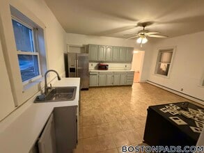 60 Old Common Rd, Unit 1 in Auburn, MA - Foto de edificio - Building Photo