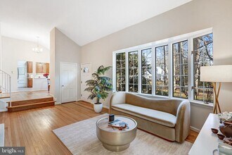 9232 Forest Haven Dr in Alexandria, VA - Building Photo - Building Photo