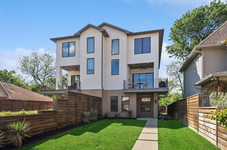 2421 Throckmorton St in Dallas, TX - Building Photo - Building Photo