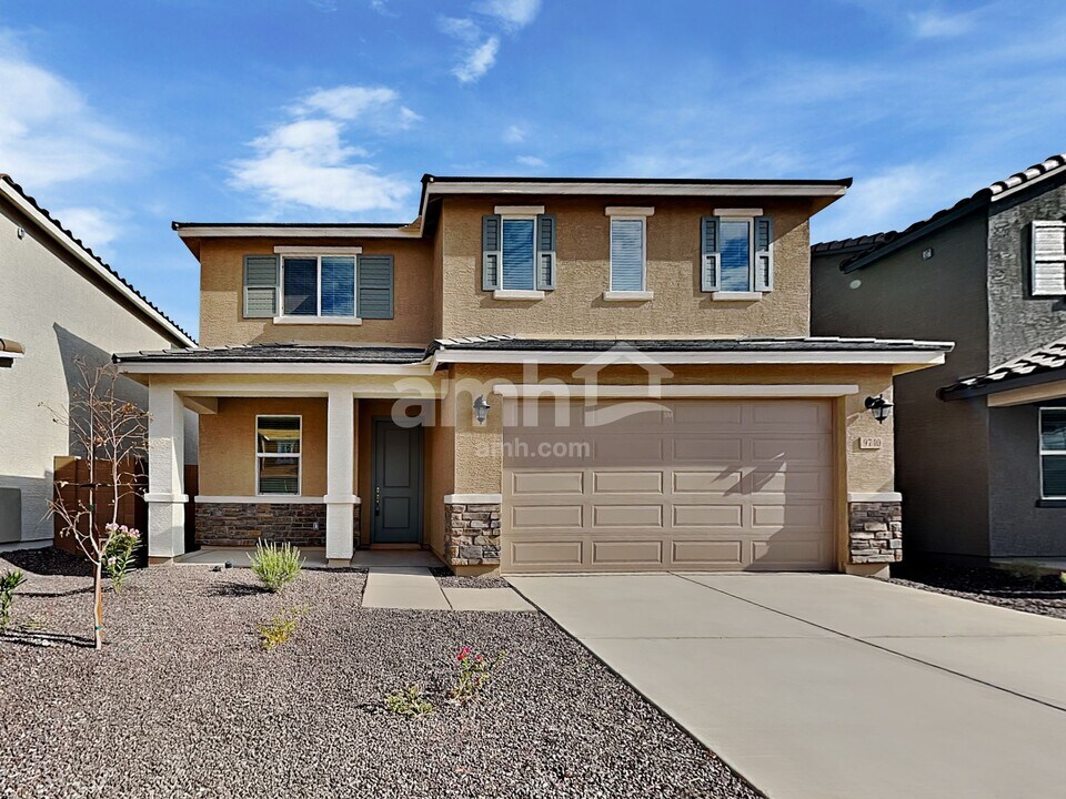 9740 W Parkway Dr in Tolleson, AZ - Building Photo