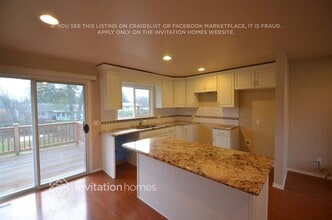 1801 S 262nd Pl in Des Moines, WA - Foto de edificio - Building Photo