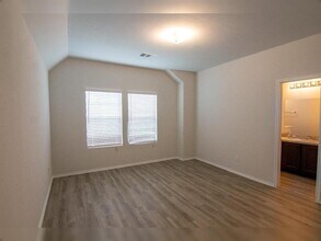 4047 Silver Ranch Rd in Houston, TX - Building Photo - Building Photo