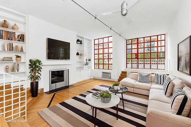 11 W 89th St