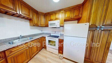 1200 D St in Petaluma, CA - Building Photo - Building Photo
