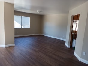 13319 Castana Ave in Downey, CA - Building Photo - Building Photo