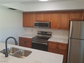 1102 SE 8th Terrace in Cape Coral, FL - Building Photo - Building Photo