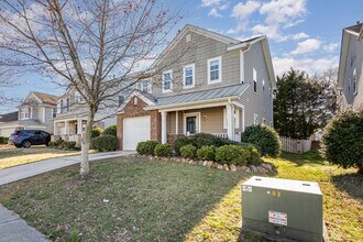 13716 Riding Hill Ave in Charlotte, NC - Building Photo - Building Photo