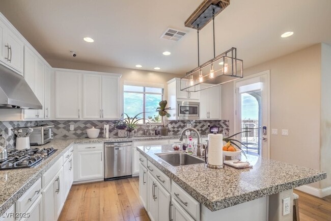 property at 412 Vigo Port St