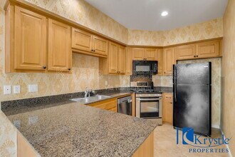 664 Julmar Cir in Fairfield, CA - Building Photo - Building Photo