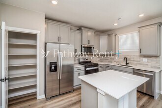 9464 Yampa St in Commerce City, CO - Building Photo - Building Photo