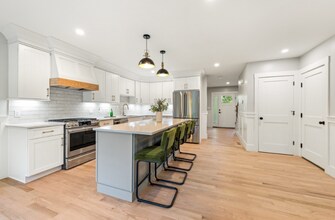 110 Wilson Rd in Bedford, MA - Building Photo - Building Photo