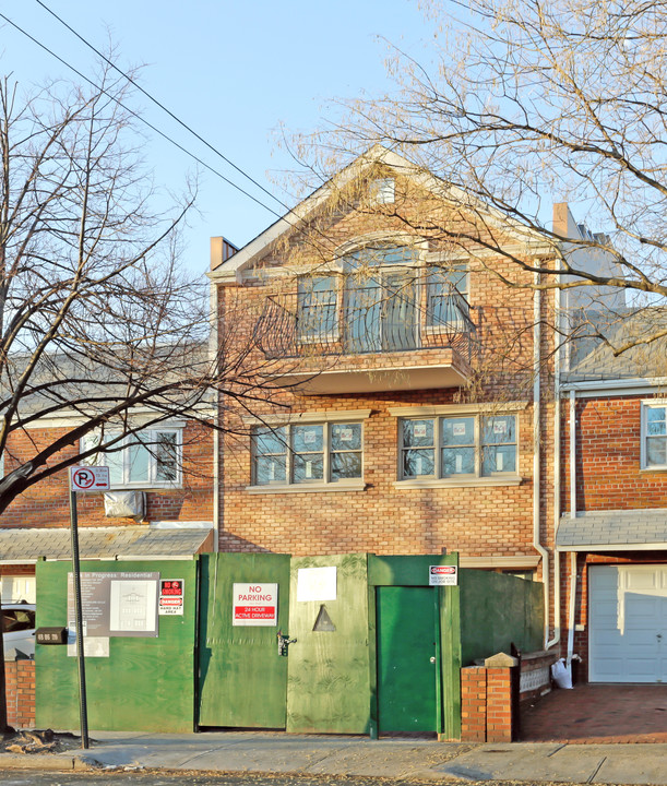 48-06 20th Ave in Astoria, NY - Building Photo