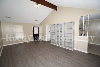 4682 Sandy Park Dr in Memphis, TN - Building Photo - Building Photo