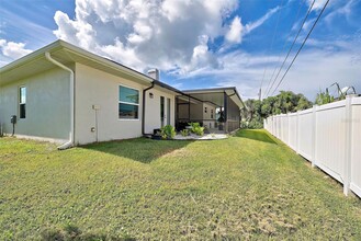 1130 Cumberland Rd in Venice, FL - Foto de edificio - Building Photo