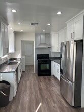 400 S Lamer St in Burbank, CA - Building Photo - Building Photo