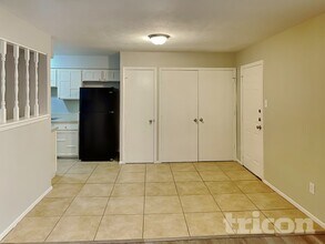 1555 Willowbrook St in Lancaster, TX - Building Photo - Building Photo