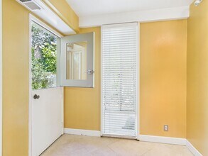 451 Dela Vina Ave in Monterey, CA - Building Photo - Building Photo