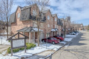 190 Forum Dr in Mississauga, ON - Building Photo