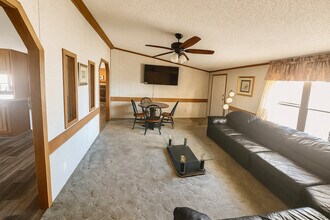 44 Heinle Rd in Swan Lake, NY - Building Photo - Building Photo