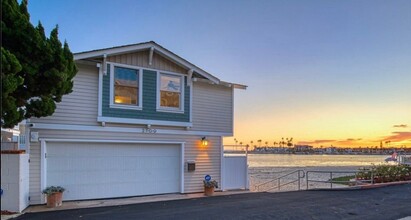 2709 Cove St in Newport Beach, CA - Building Photo - Building Photo