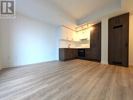 1 Quarrington Lane in North York, ON - Building Photo